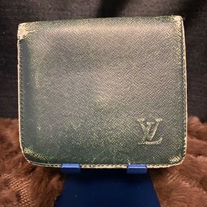 LV Distressed Green Tiaga Leather Mens Wallet